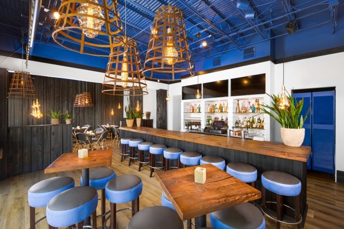 Chow_Bar_Horazontal.jpg