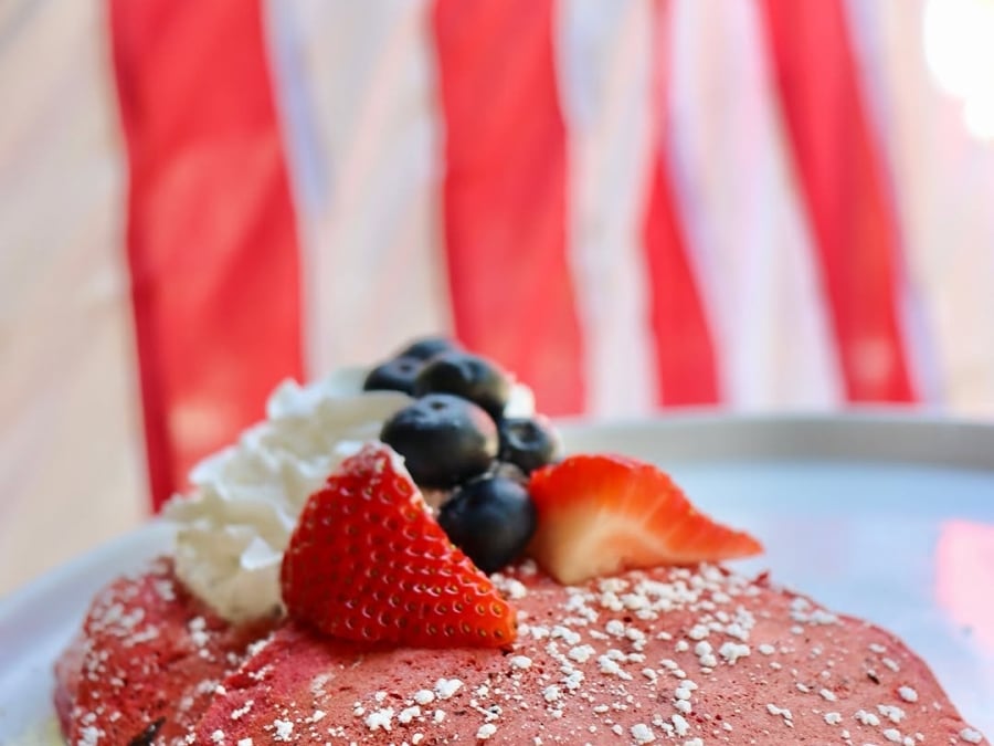 fourth-of-july-dining