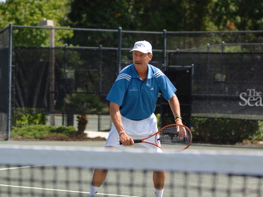 Stan Smith playing tennis 