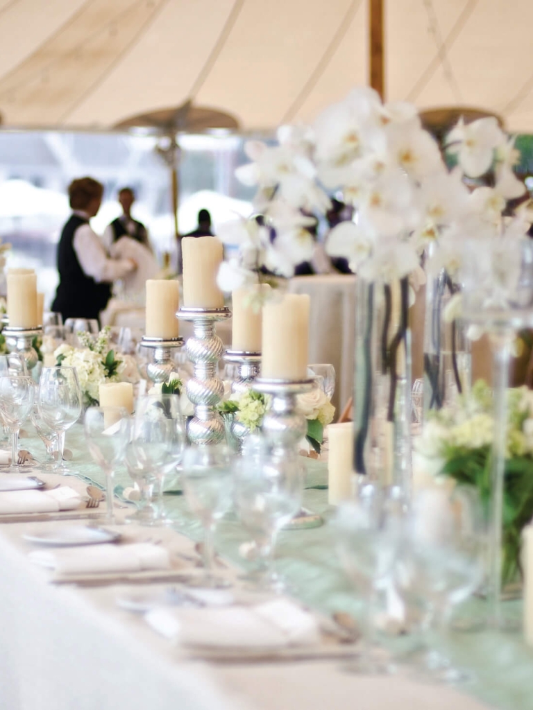 Image of a table decorated with wedding decor 