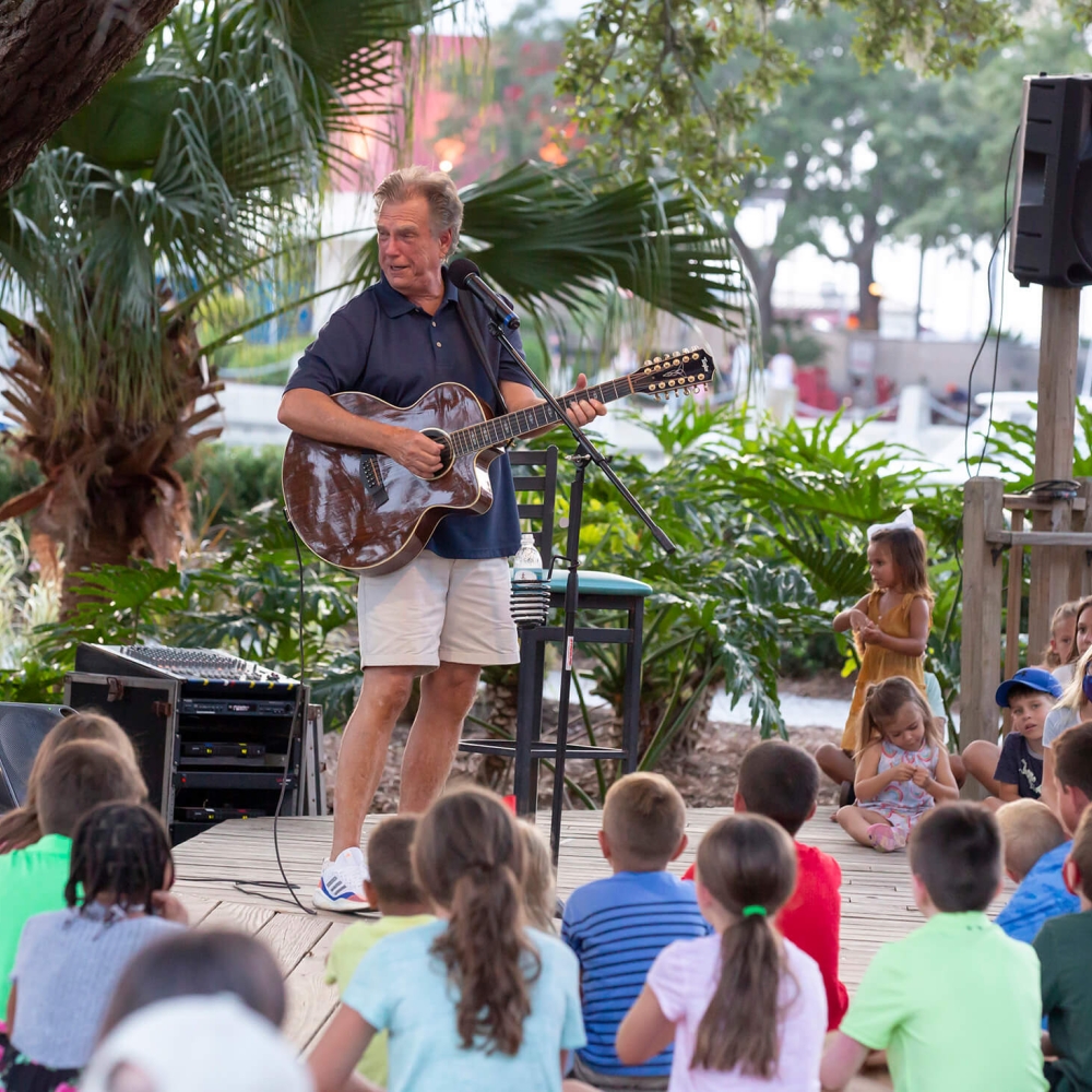 Greg Russell performing 