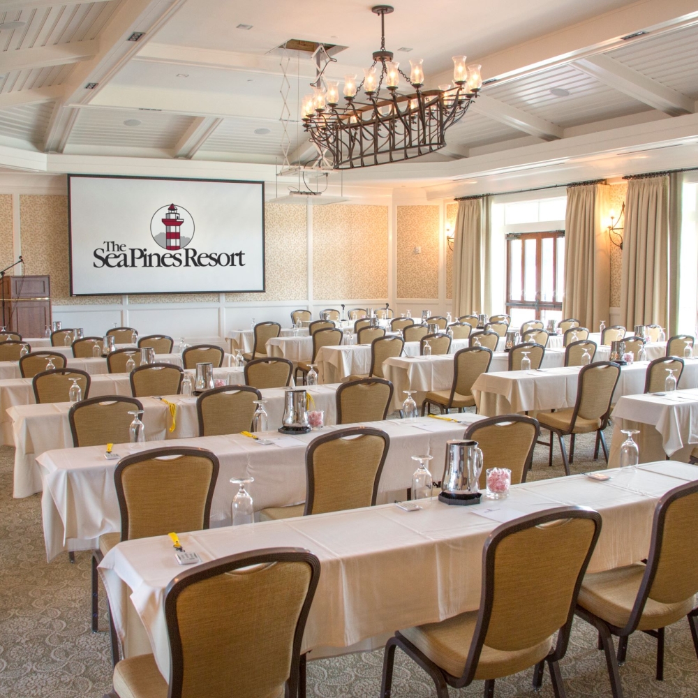 The Magnolia Room at the Plantation Golf Club setup theater style for a meeting.